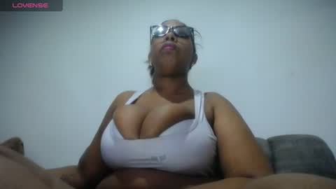 Snapshot of emilyhines__ chatting on July 2026 09:17:02 PM Emilyhines online show from July 2026 09:17:02 PM