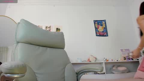 Snapshot of emilyincb1 chatting on November 2025 01:19:01 AM first stream May 5 ig online show from November 2025 01:19:01 AM