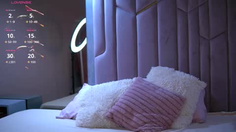 Emily online show from October 2025 09:42:02 AM