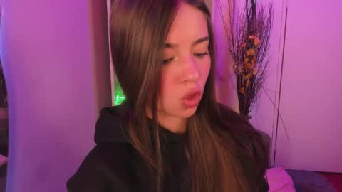 VALEEEN online show from December 2024 06:56:02 PM