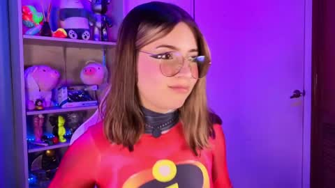 VALEEEN online show from May 2026 03:30:01 PM