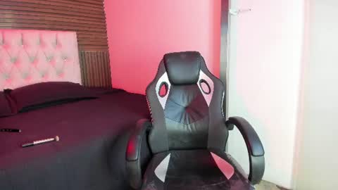 emilymora1_ online show from June 2026 04:44:01 AM