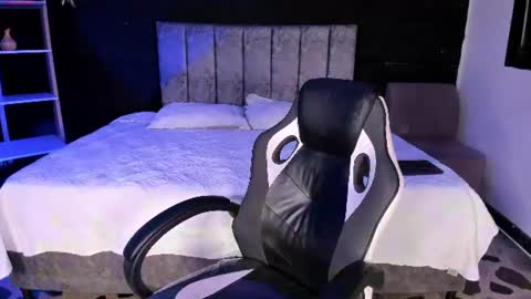 emilymora1_ online show from June 2026 04:52:02 AM