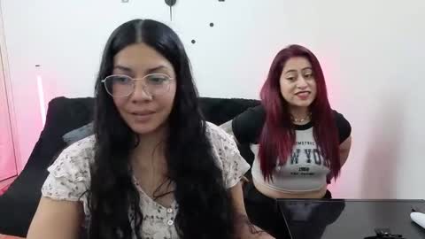 Snapshot of emilyriskhot chatting on March 2026 03:28:02 PM emily friends online show from March 2026 03:28:02 PM