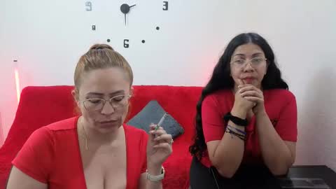 Snapshot of emilyriskhot chatting on March 2026 06:45:02 PM emily friends online show from March 2026 06:45:02 PM