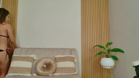 Emily  online show from April 2026 04:46:01 AM