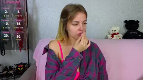 Emily Robbie online show from February 2025 11:16:01 PM