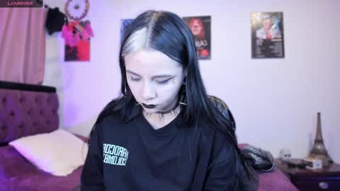  Emily Support me to have 100 likes plx online show from February 2025 12:58:02 AM