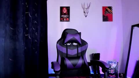  Emily Support me to have 100 likes plx online show from September 2025 09:09:01 PM