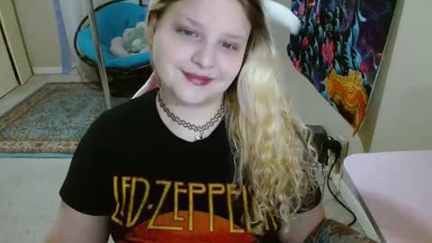 Snapshot of emilyshaze chatting on January 2025 06:10:01 AM emily haze online show from January 2025 06:10:01 AM