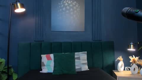 Emily Thyson online show from September 2025 12:18:01 PM