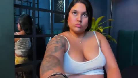 Emily Thyson online show from November 2025 12:04:02 PM