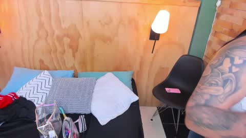 Emily Thyson online show from November 2025 12:16:01 PM