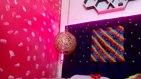 Snapshot of emilytssweet chatting on February 2025 04:00:02 PM Emily online show from February 2025 04:00:02 PM