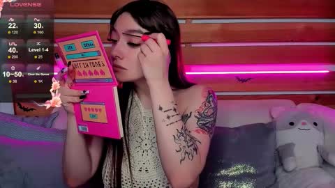 Emily online show from November 2025 08:13:02 AM