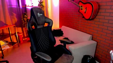 Emily online show from December 2024 08:22:02 AM