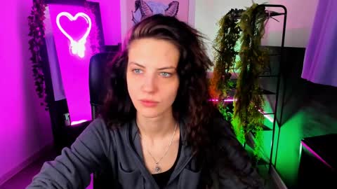 Emily online show from January 2025 05:40:02 AM