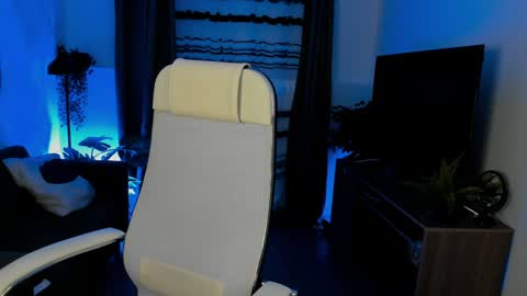 Emily online show from February 2025 06:14:02 AM