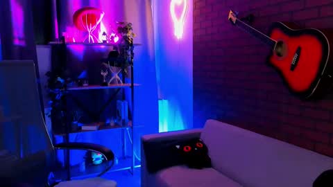 Emily online show from February 2025 08:20:01 AM