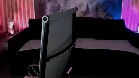 Emily online show from September 2025 08:25:02 AM