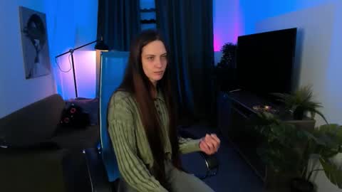 Emily online show from September 2025 06:28:02 AM