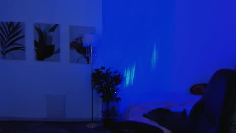 Emily online show from October 2025 07:45:01 AM