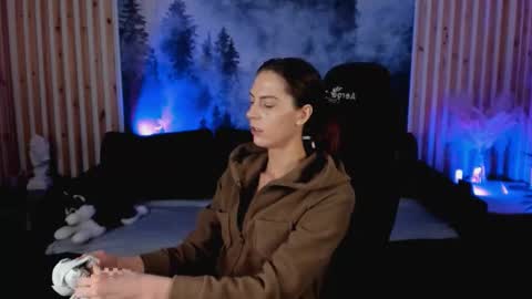 Emily online show from November 2025 08:13:01 AM