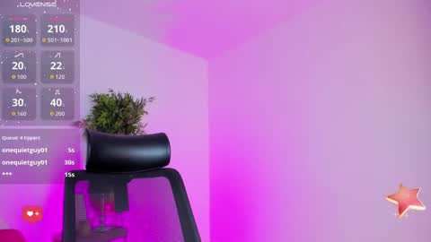 Snapshot of emilywillis8 chatting on September 2025 04:10:02 PM E M I L Y online show from September 2025 04:10:02 PM