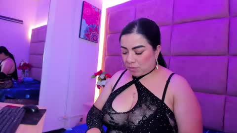 Snapshot of emilyy_moon_ chatting on June 2026 02:45:02 AM Emilyy Moon online show from June 2026 02:45:02 AM