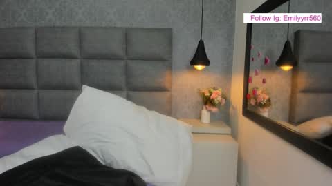 emilyy_r online show from March 2026 02:04:02 AM