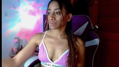Snapshot of emilyzans07 chatting on March 2025 05:38:02 PM emilyzans07 online show from March 2025 05:38:02 PM