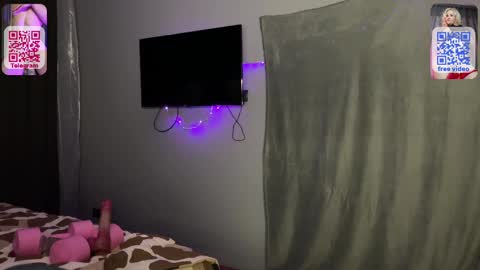 Snapshot of eminent_eva chatting on February 2025 07:25:02 PM Eminent Eva online show from February 2025 07:25:02 PM