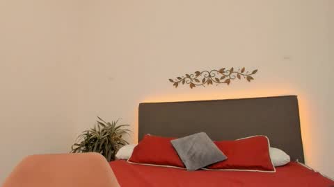 Snapshot of emma_1025 chatting on March 2025 11:00:02 PM emma online show from March 2025 11:00:02 PM