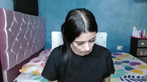 Snapshot of emma_1905 chatting on March 2026 05:36:01 AM Emma online show from March 2026 05:36:01 AM