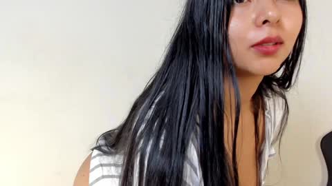 Snapshot of emma_980 chatting on January 2025 11:44:01 PM emma online show from January 2025 11:44:01 PM