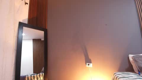 emma_and_aysha online show from April 2026 10:44:02 PM