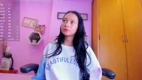 Snapshot of emma_anturin chatting on September 2025 09:25:01 PM Emma Anturin online show from September 2025 09:25:01 PM