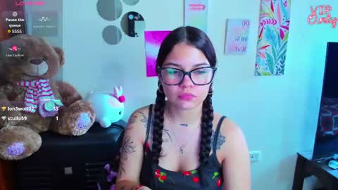 Snapshot of emma_boo_ chatting on June 2026 04:50:02 PM emma_boo_ online show from June 2026 04:50:02 PM