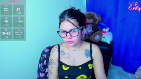 Snapshot of emma_boo_ chatting on July 2026 04:34:02 PM emma_boo_ online show from July 2026 04:34:02 PM