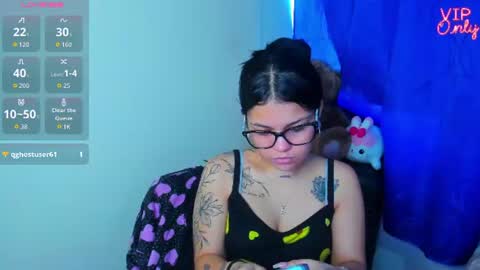 Snapshot of emma_boo_ chatting on July 2026 03:07:02 PM emma_boo_ online show from July 2026 03:07:02 PM