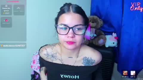 Snapshot of emma_boo_ chatting on July 2026 12:36:02 AM emma_boo_ online show from July 2026 12:36:02 AM