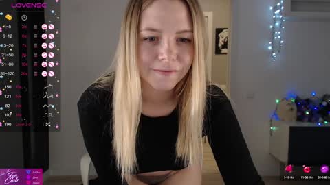 Snapshot of emma_bryan chatting on December 2024 10:58:01 AM Emma online show from December 2024 10:58:01 AM