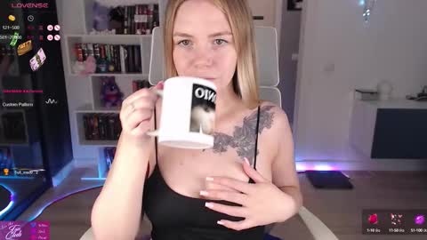 Snapshot of emma_bryan chatting on September 2025 08:55:02 PM Emma online show from September 2025 08:55:02 PM