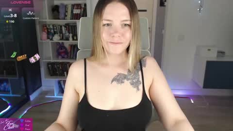 Snapshot of emma_bryan chatting on May 2026 04:56:01 PM Emma online show from May 2026 04:56:01 PM