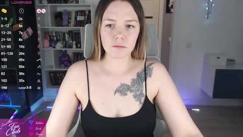 Snapshot of emma_bryan chatting on May 2026 09:11:02 PM Emma online show from May 2026 09:11:02 PM
