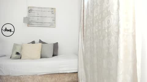 Emma Castillo online show from March 2025 12:33:02 PM