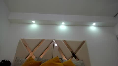 Snapshot of emma_castilloo chatting on August 2026 09:13:01 PM Emma Castillo online show from August 2026 09:13:01 PM