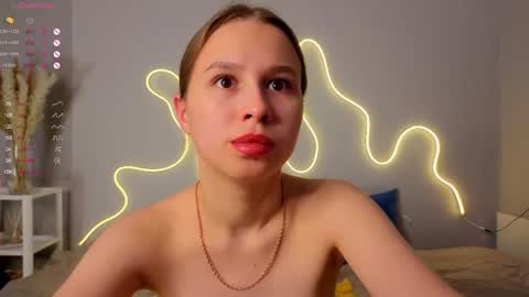 Snapshot of emma_clon chatting on June 2026 06:52:02 AM Emma online show from June 2026 06:52:02 AM