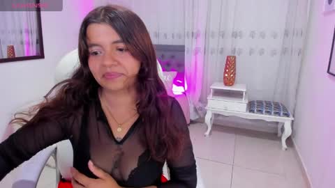 Emma  online show from April 2026 07:58:01 PM