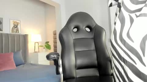 Emma online show from January 2026 12:20:01 PM